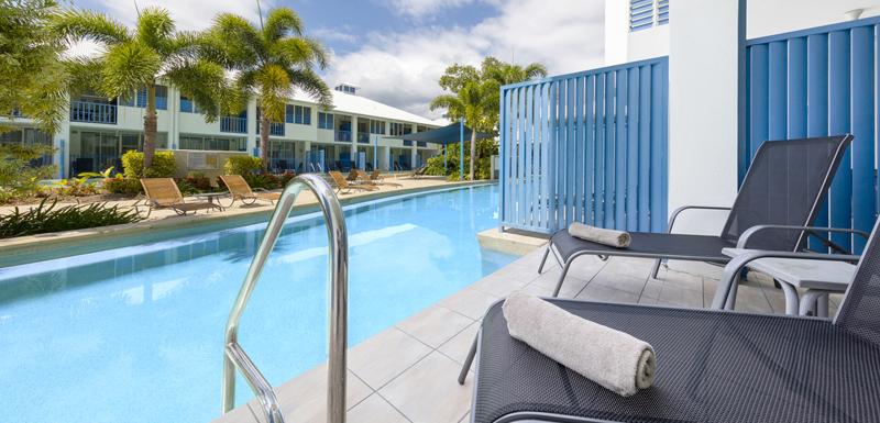 Oaks Lagoons Port Douglas Resorts Official Site 3 Bedroom Family Friendly Apartment At Port Douglas Hotels Leading To Large Swimming Pool Oaks