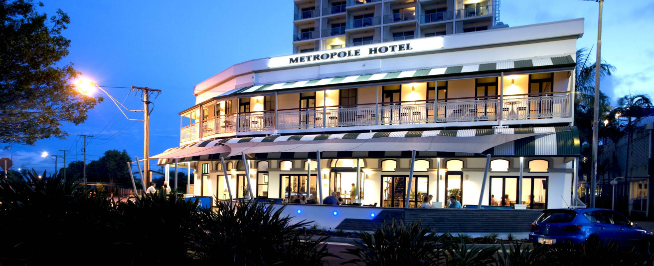 Best Restaurant in Townsville The Met at Oaks Townsville Metropole Hotel