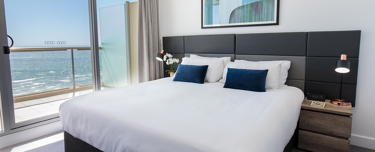 Glenelg Hotel Apartments at Oaks Glenelg Plaza Pier Suites