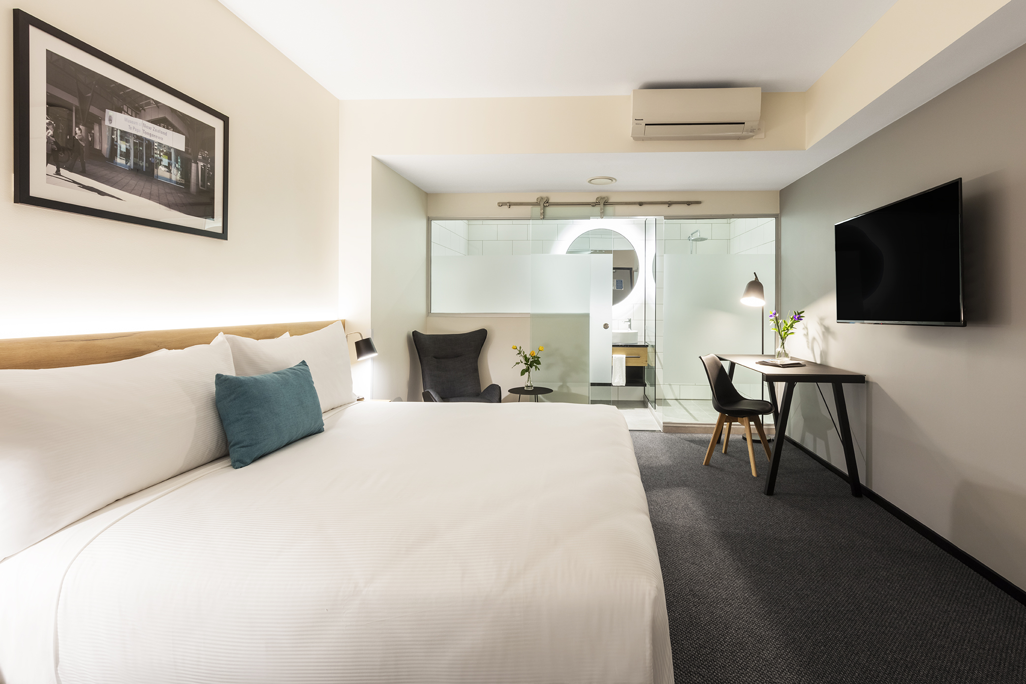 Best Hotels in Wellington Rooms at Oaks Wellington Hotel