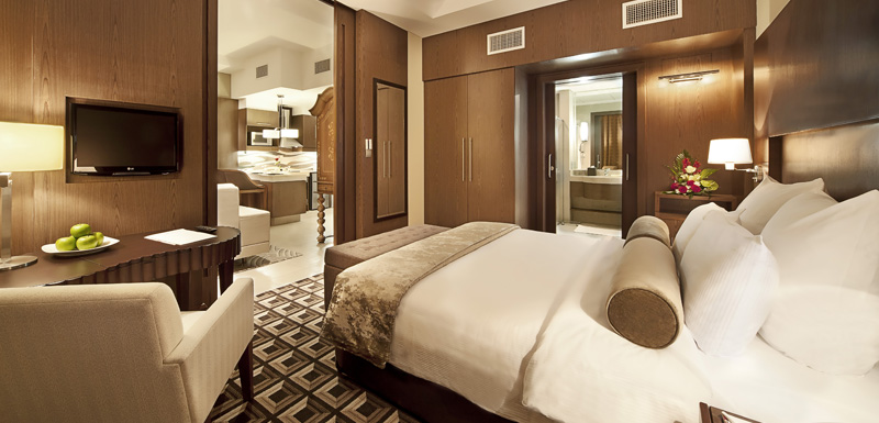 Oaks Liwa Executive Suites Serviced Apartments Dubai Official Comfortable King Size Bed With Big Pillows In Deluxe Superior Suite En Bathroom And