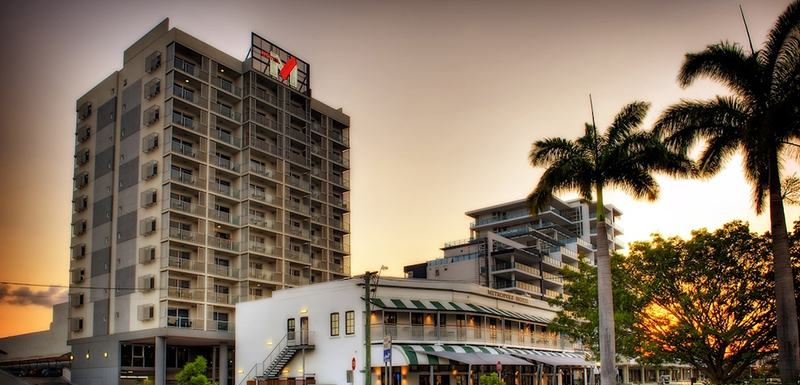 Townsville Holiday Apartments Oaks Metropole Hotel Exterior View Of Oaks M On Palmer Hotel St In Townsville At Sunset With