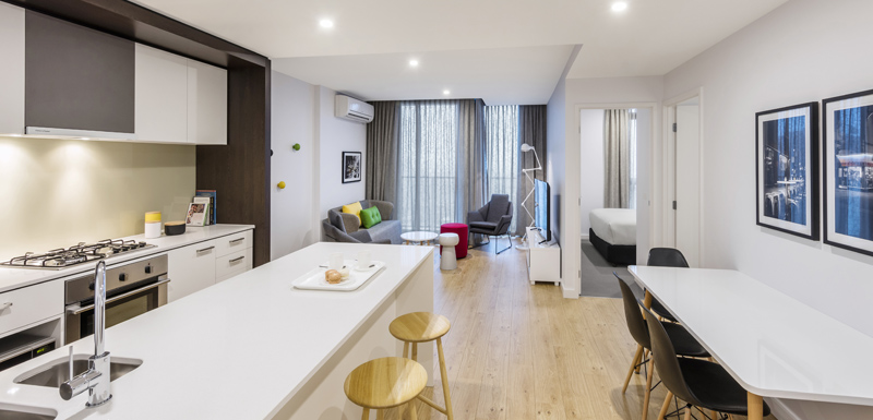 Southbank Hotels Oaks Melbourne Official Site Large Open Plan 2 Bedroom Apartment With Air Conditioning And Modern Furniture At Oaks Southbank